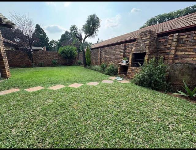 2 BEDROOM TOWNHOUSE FOR SALE IN ANNLIN